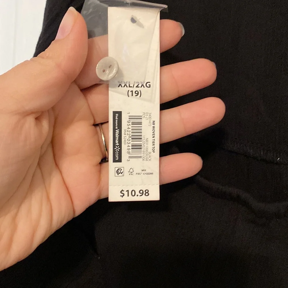 NWT- BLK RUFFLE TOP - Picture 8 of 8